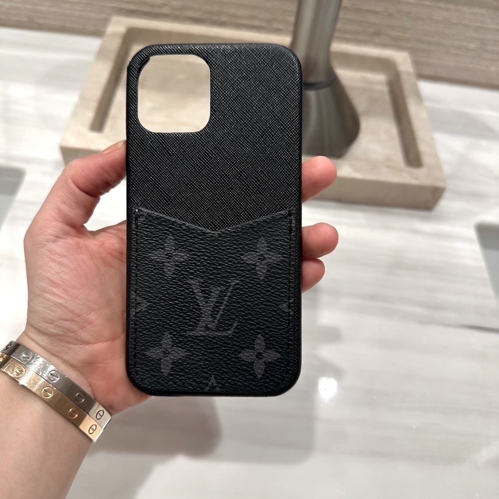 Louis Vuitton iPhone 12 phone case 😍